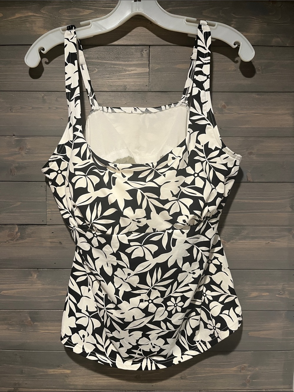 Lands End Black & White Floral underwire Swim Tankini Top 16